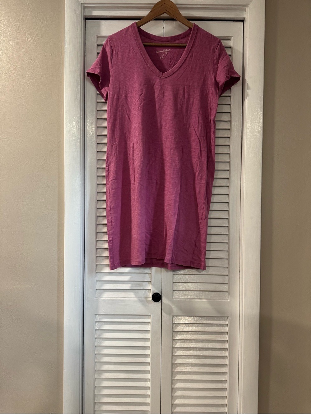 Universal Thread Women's V-Neck Short Sleeve Tee Dress - Rose Pink